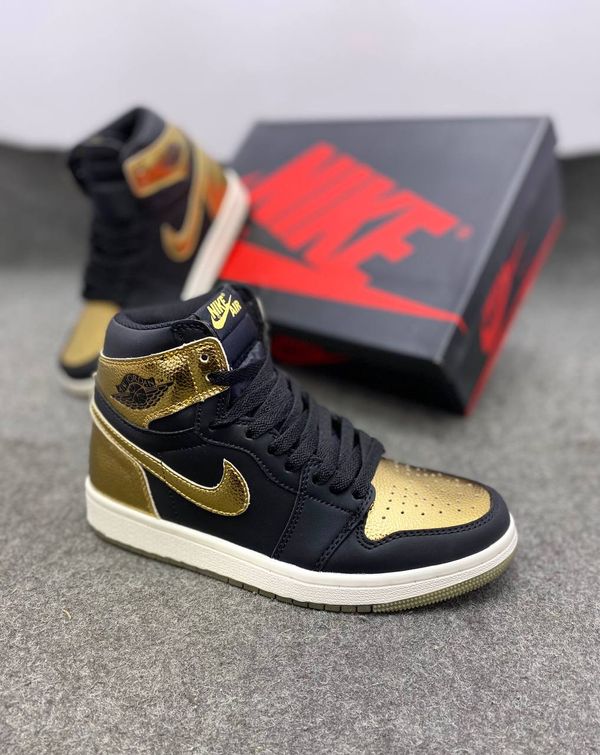 Jordan Men's 1 Retro Black/Metallic Gold