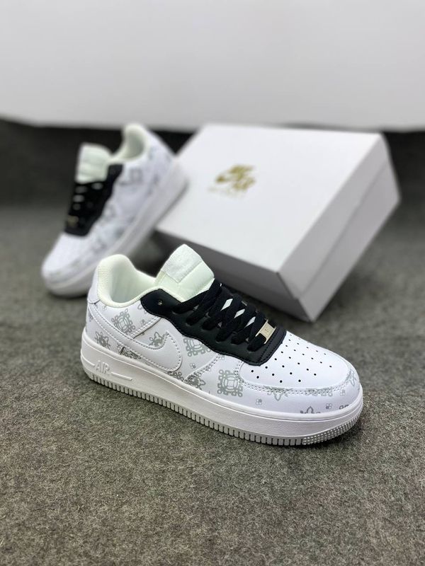 Nike Air Force 1 Low