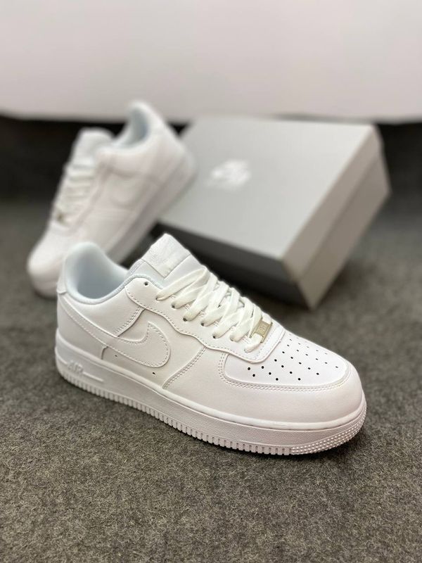 Nike Air Force 1 '07 Triple White