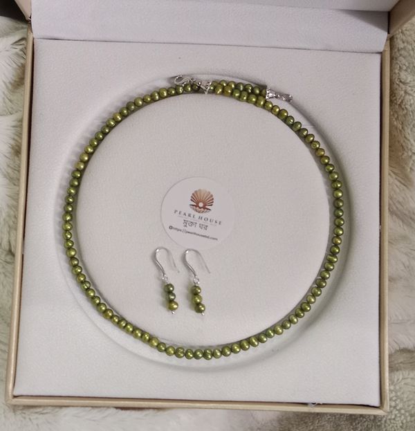4 mm Green pearl Necklace
