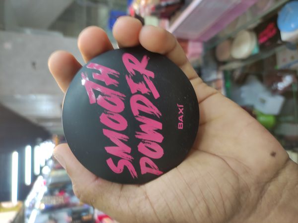 SMOOTH POWDER soft and light Beige face powder