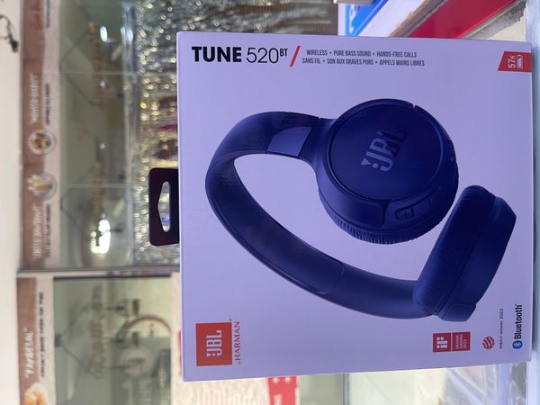 JBL Tune 520bt Over-Ear Bluetooth Headphones Black and Blue