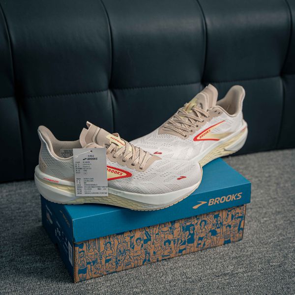 Brooks Hyperion GTS 2 (1:1)