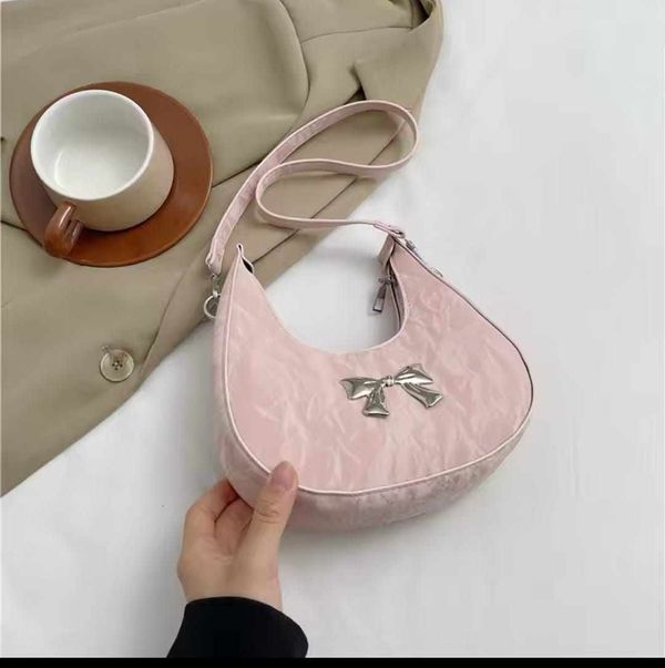 Metal bow crossbody bag👜Metarial