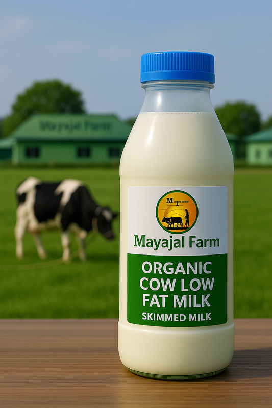 Organic cow low fat milk / skimmed milk.