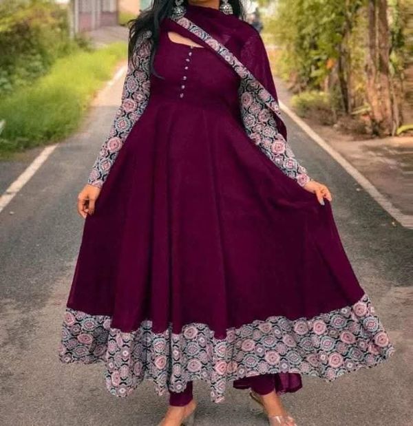 স্টাইলিশ গ্রাউন্ড থ্রি পিস