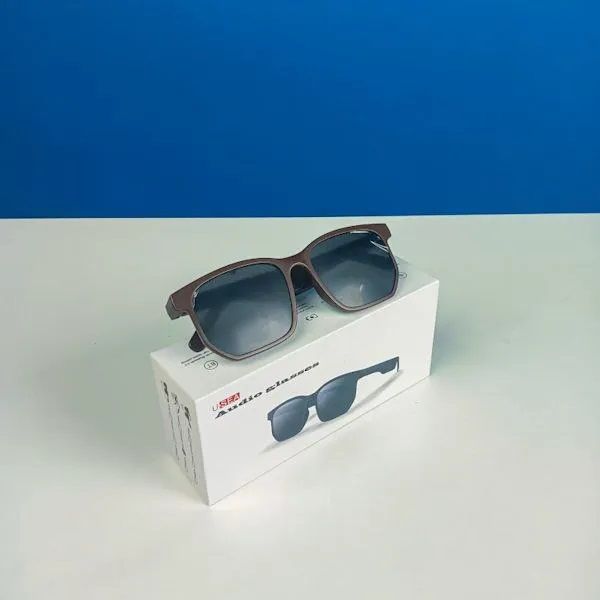 Usea Smart Glasses Audio Bluetooth Sunglasses-Brown Color