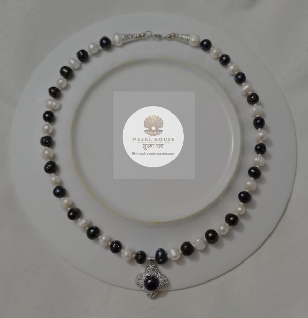 Exclusive Pearl Necklace