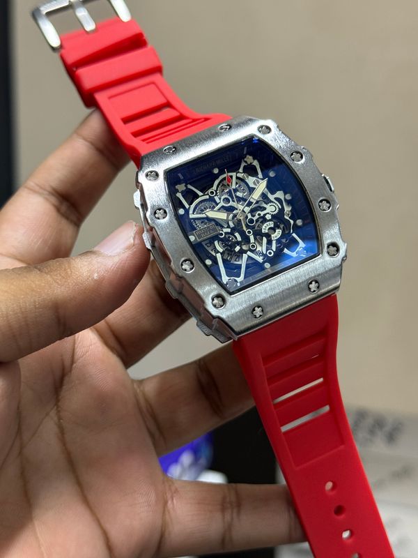 RM SILVER CASE RED BELT