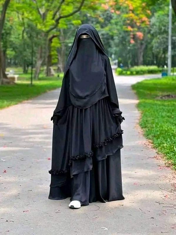 আয়েশা বোরকা সেট হিজাব নিকাবসহ