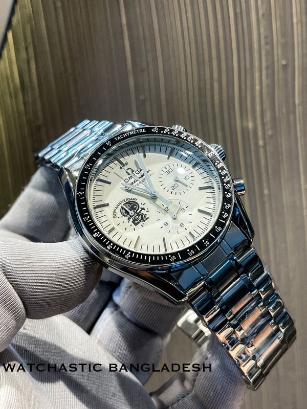Omega Speed Master Apollo chain white