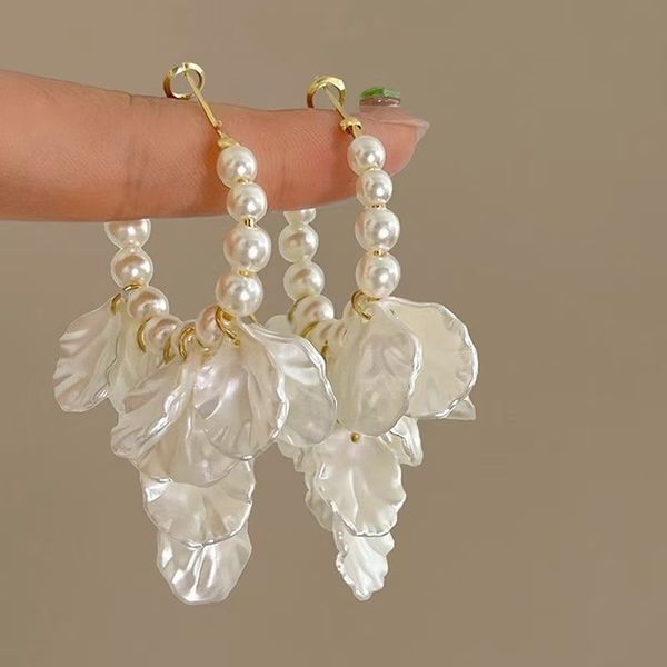 Beautiful Pearl Leaf Earrings 🐚🤍