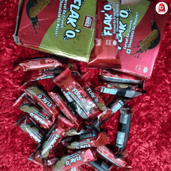 HUGS Flako - Chocolate Cereal (30 pcs) Bars (300 g)