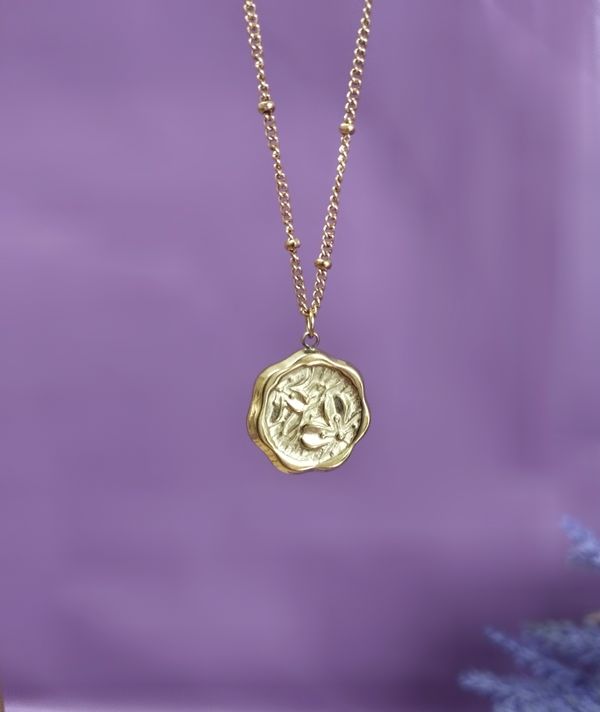 Fleur pendant necklace
