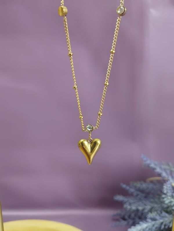 Ophelia heart shaped pendant necklace