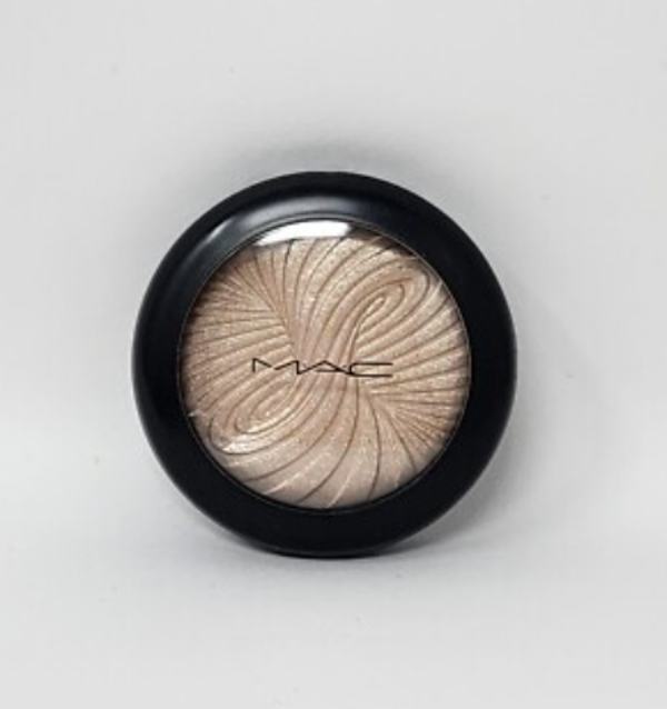 MAC Extra Dimension Skinfinish – Magnetic Attraction (9g) COS602