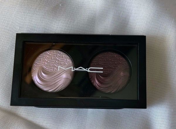 The MAC Extra Dimension Eye Shadow x 2  (COS616)