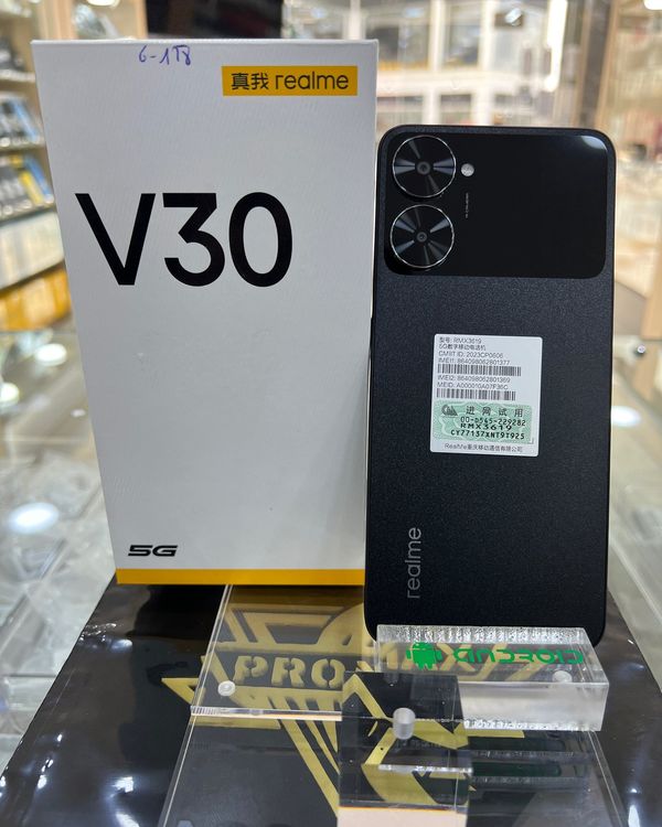 Realme V30