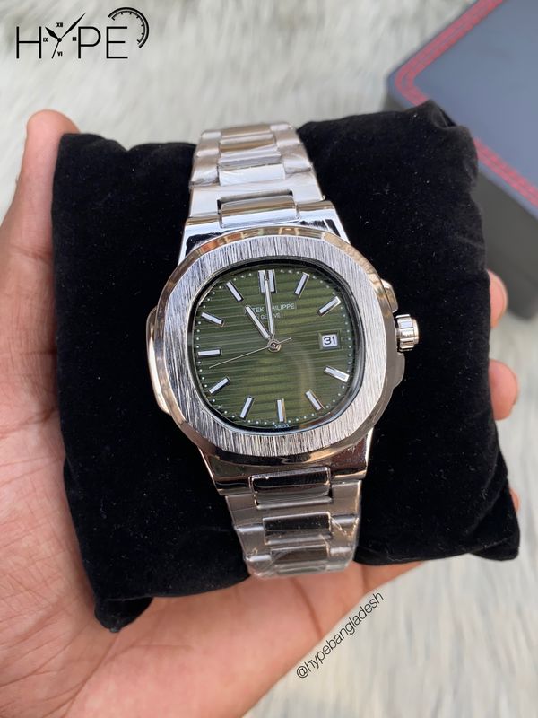Patek nautilus AA Quartz (green dial)