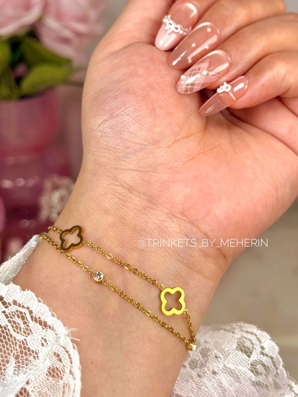 Double layer hollow clover