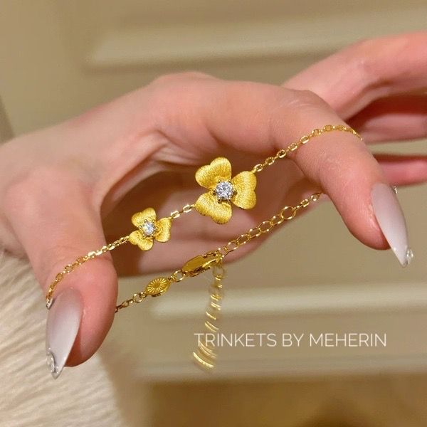 Two flowers bracelets