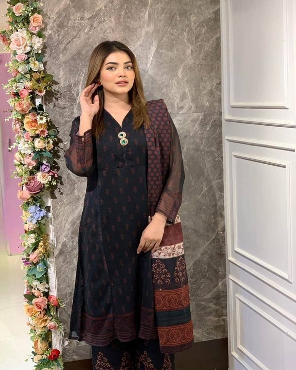 খাঁটি ওয়েটলেস জর্জেট জামা প্যান্ট সেট সঙ্গে জর্জেট ওড়না