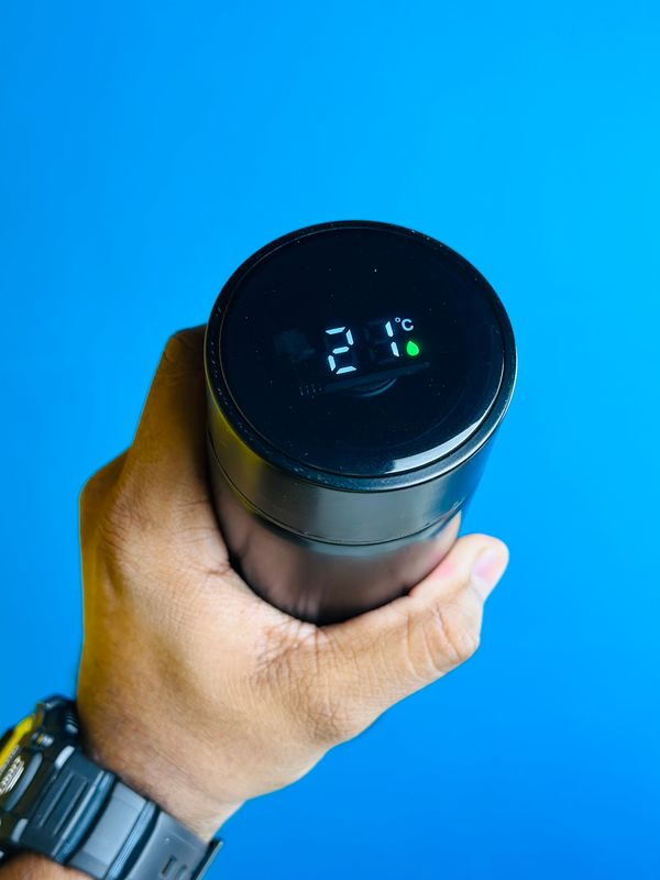 Modern Style Hot & Cold Flask With Led Temperature Monitor – Black Color