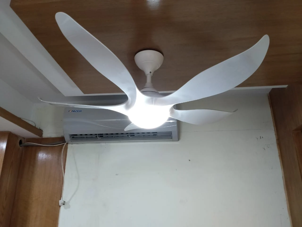 Yamada 52" White under light Remote Ceiling fan Y-504