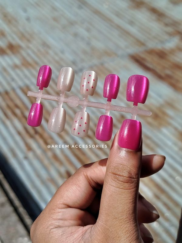 Press on Nails (Hot pink)