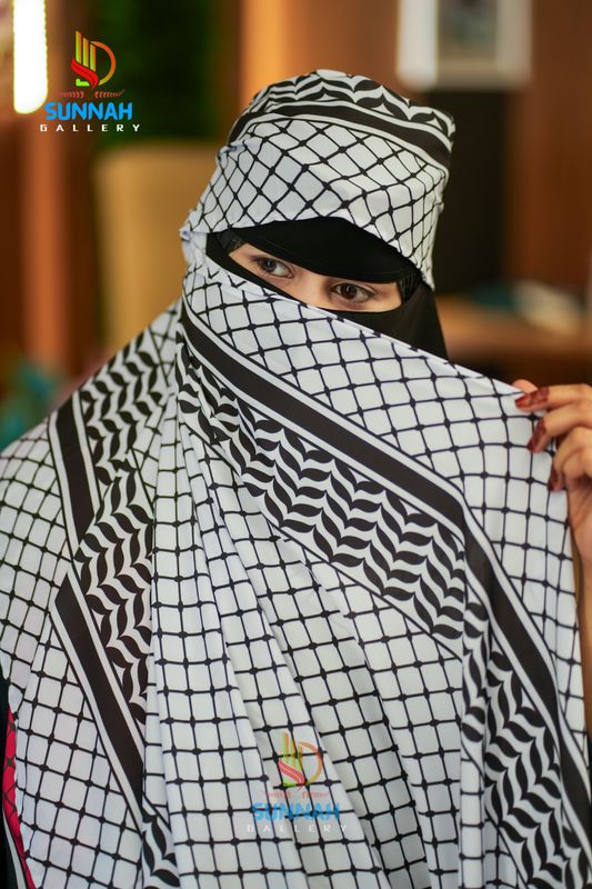 Keffiyeh Hijab (White)