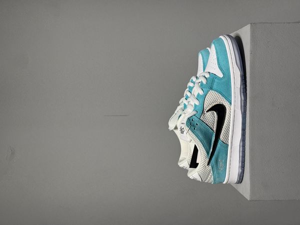 Sb dunk low april
