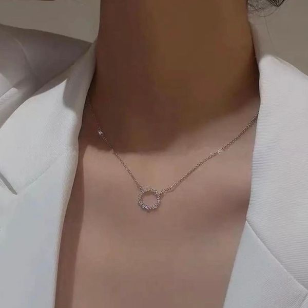 stone round silver chain 🤍