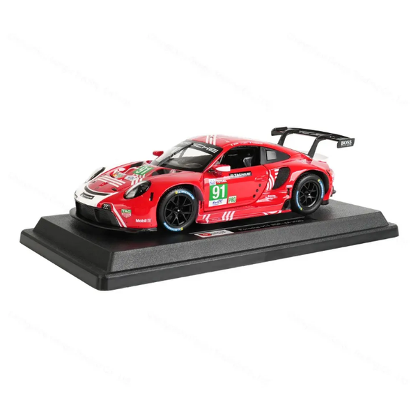 Bburago 1:24 scale replica of the Porsche 911 RSR #91