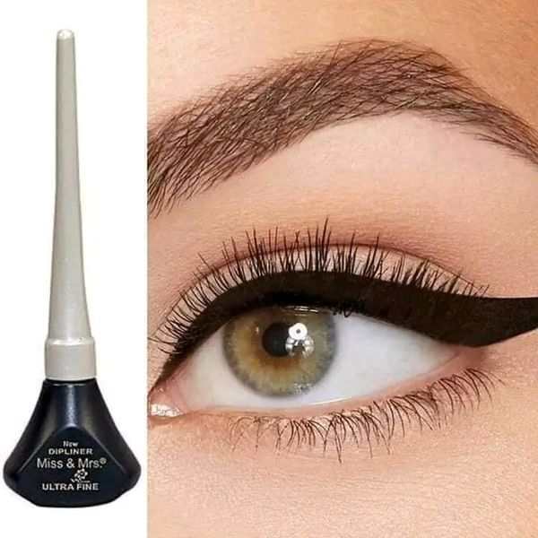 Miss  & Mrs eyeliner Black