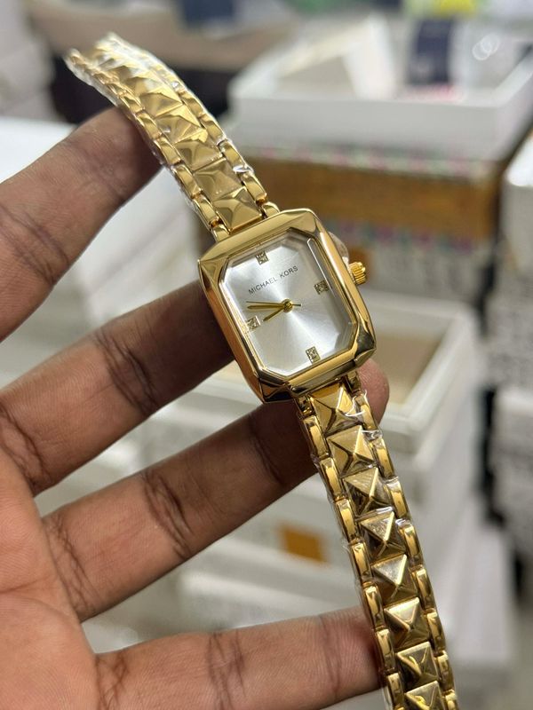 MK STONE DIGIT GOLDEN WHITE DIAL