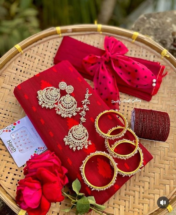 Customizable Pearl-Embellished Bangle Set with Matching Necklace and Accessories