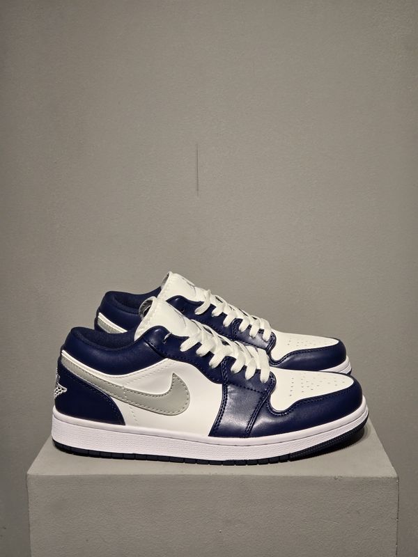Air Jordan low midnight navy