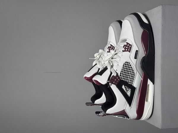 Jordan 4 paris