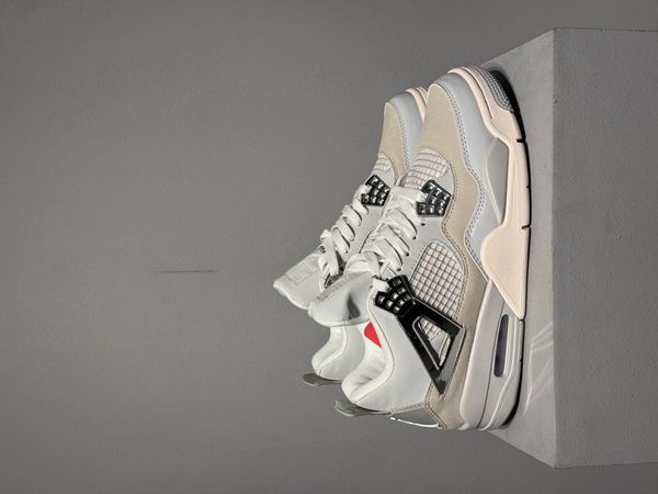Air Jordan 4 Frozen Moments