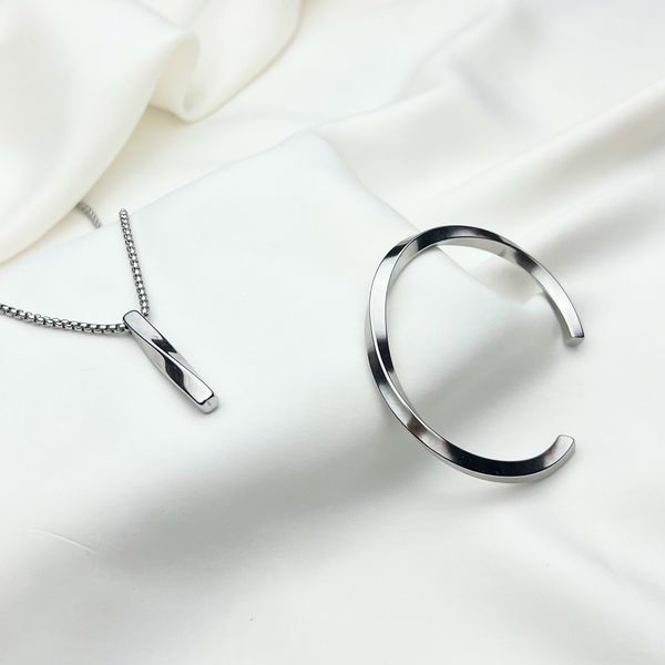 Twisted bracelet & Pendant combo