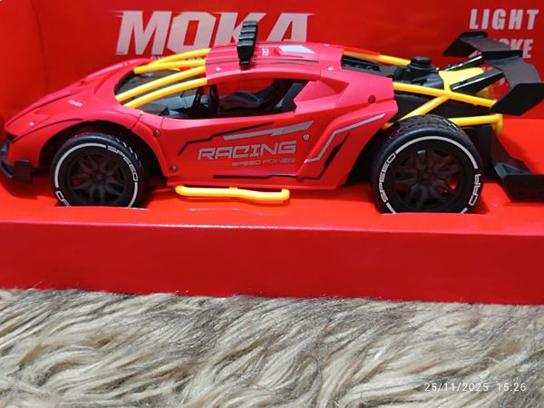 MOKA Super Sonic Smoke Racing Car – Light, Music & Real Smoke Effect | High-Speed Sports RC Car