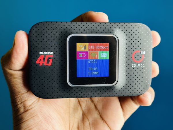 OLAX MF982 4G LTE Pocket Router – Black Color