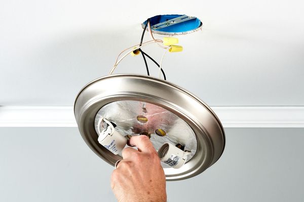 Light Servicing or Installation                        ➤Installing and dismantling                       New Electrical Tying