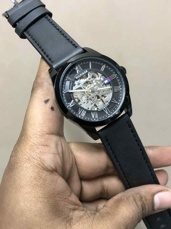 TOMMY HILFIGER AUTO BLACK BELT BLACK BEZEL