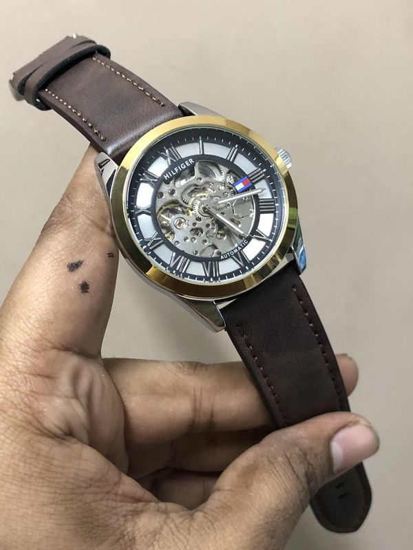 TOMMY HILFIGER AUTO BROWN BELT GOLDEN BEZEL