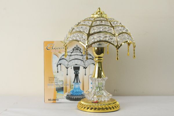Tiffany-Style Lamp.