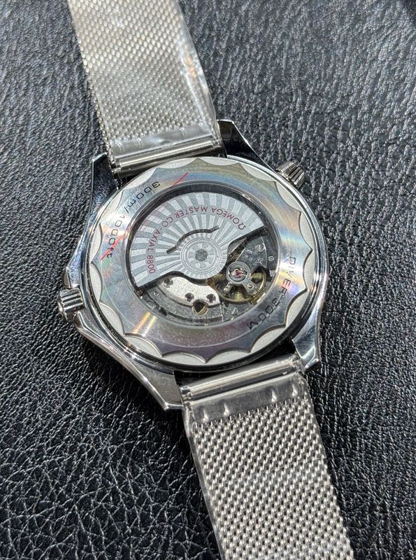 007 automatic movement