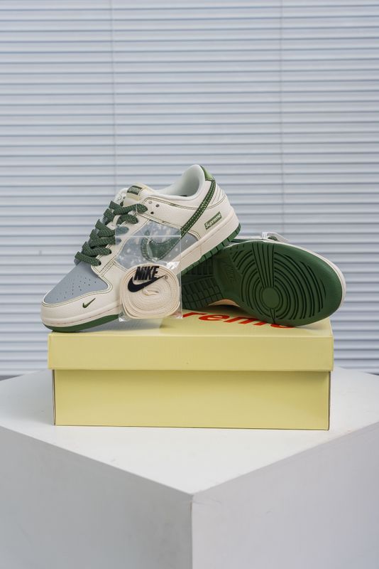 Nike SB Dunk Low x Supreme (1:1)