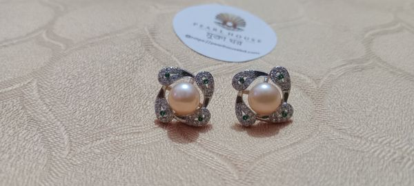 Pearl Ear Ring