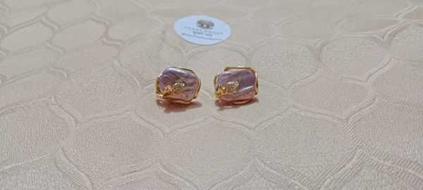 Exclusive Mother Pearl Ear Ring